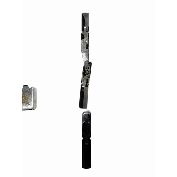 Mixed Lot of Zippos - 9 - Picture 7 of 10